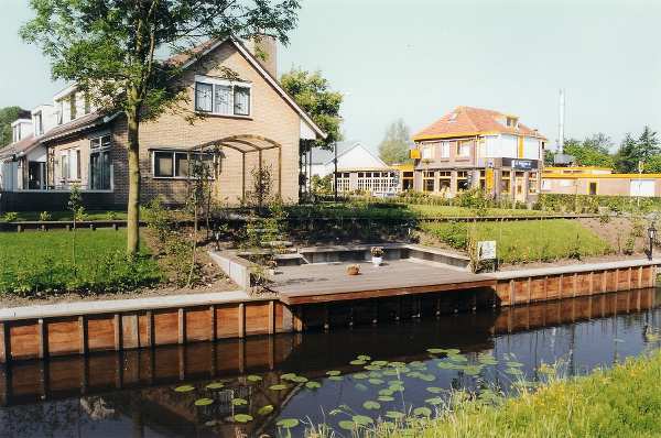 tuin aan water